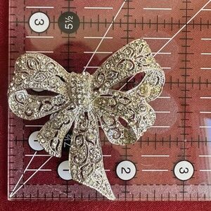 Victoria Trading Co. Rhinestone Brooch Ribbon Bow Pendant Vintage (2)
